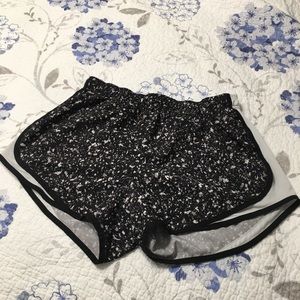 Nike Dri Fit Shorts Greyscale Splatter - Size XL